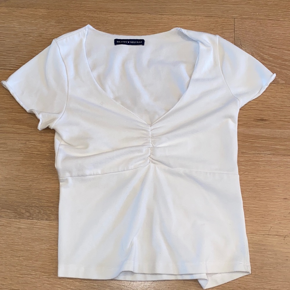 WHITE BRANDY MELVILLE SINCHED TOP